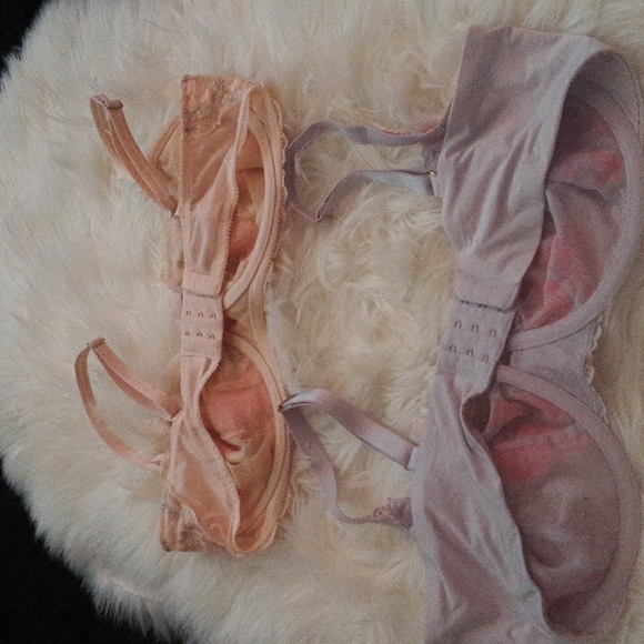 Victoria's secret 36DD - Picture 2 of 2